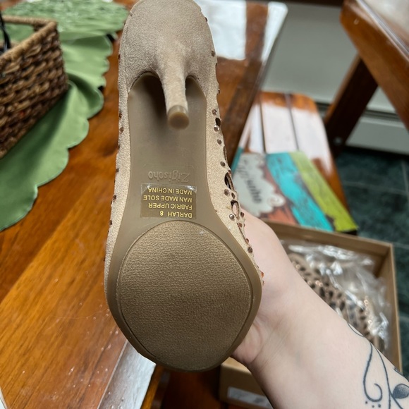 Brand new, never worn heels - Picture 3 of 3